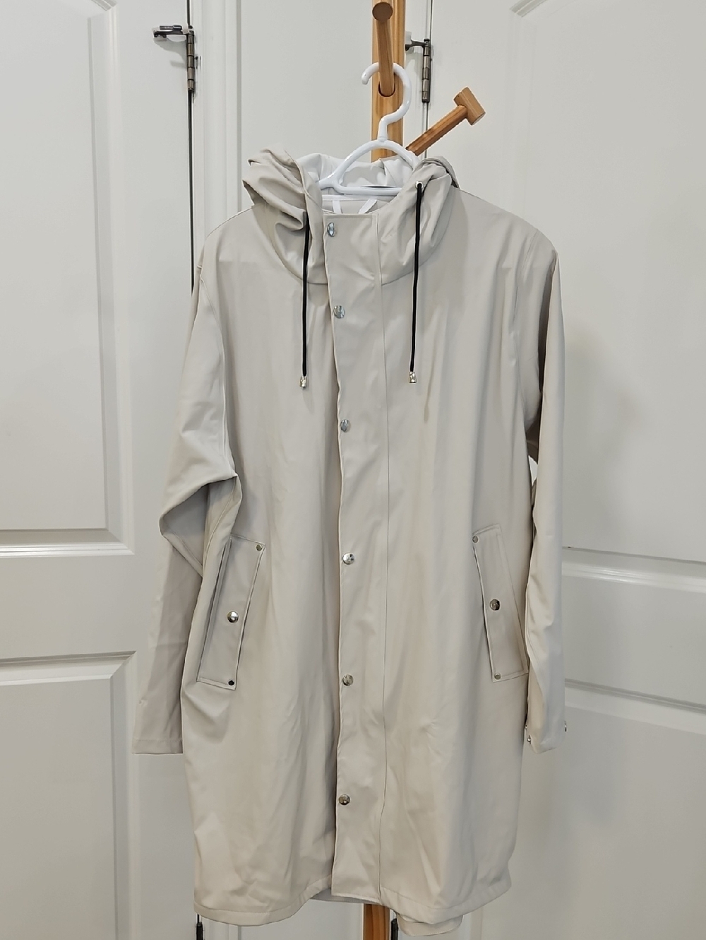 Lightweight Hooded Trench Coat in Cream
